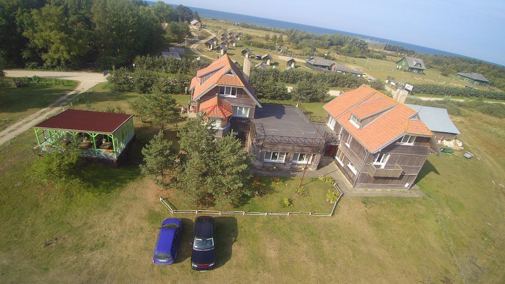 Viesu Nams Un Kempings Papes Cakstes Exterior foto